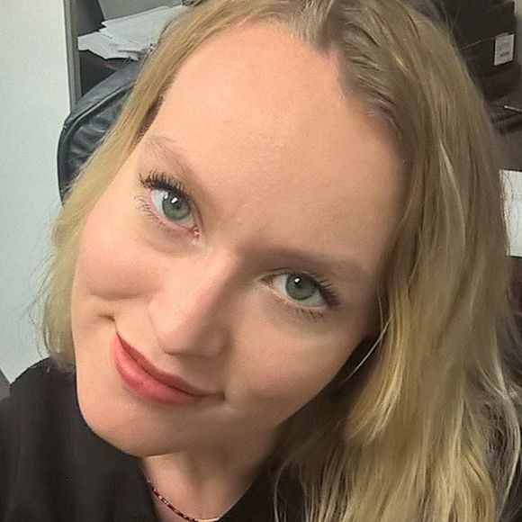 Meet your Posher, Katherine - Picture 1 of 1